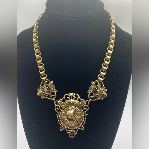 Coro RARE Matte Gold Tone Amulet Necklace Choker Bib Ornate Nautical Vintage - Picture 3 of 10